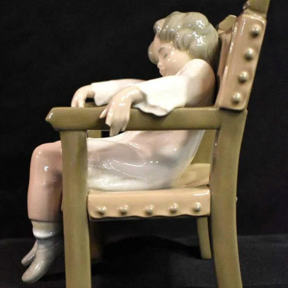 Lladro NAPPING Boy Chair Porcelain Figurine #5070 In Original Box - Picture 3 of 7
